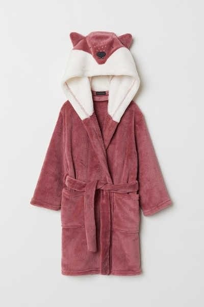 Comfortable bathroom slippers crafted by leading bathroom slippers manufacturers.