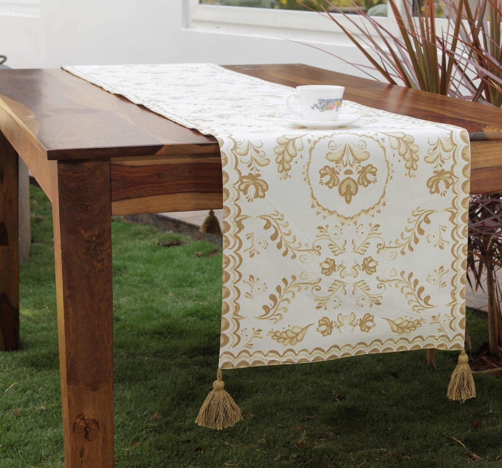 Beautifully embroidered tablecloth from leading tablecloth manufacturers in India, crafted with intricate designs