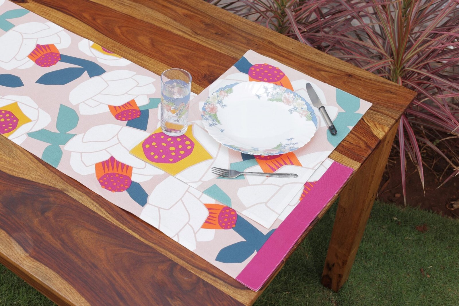 Durable polyester tablecloth by leading manufacturers, ideal for both everyday and special occasions