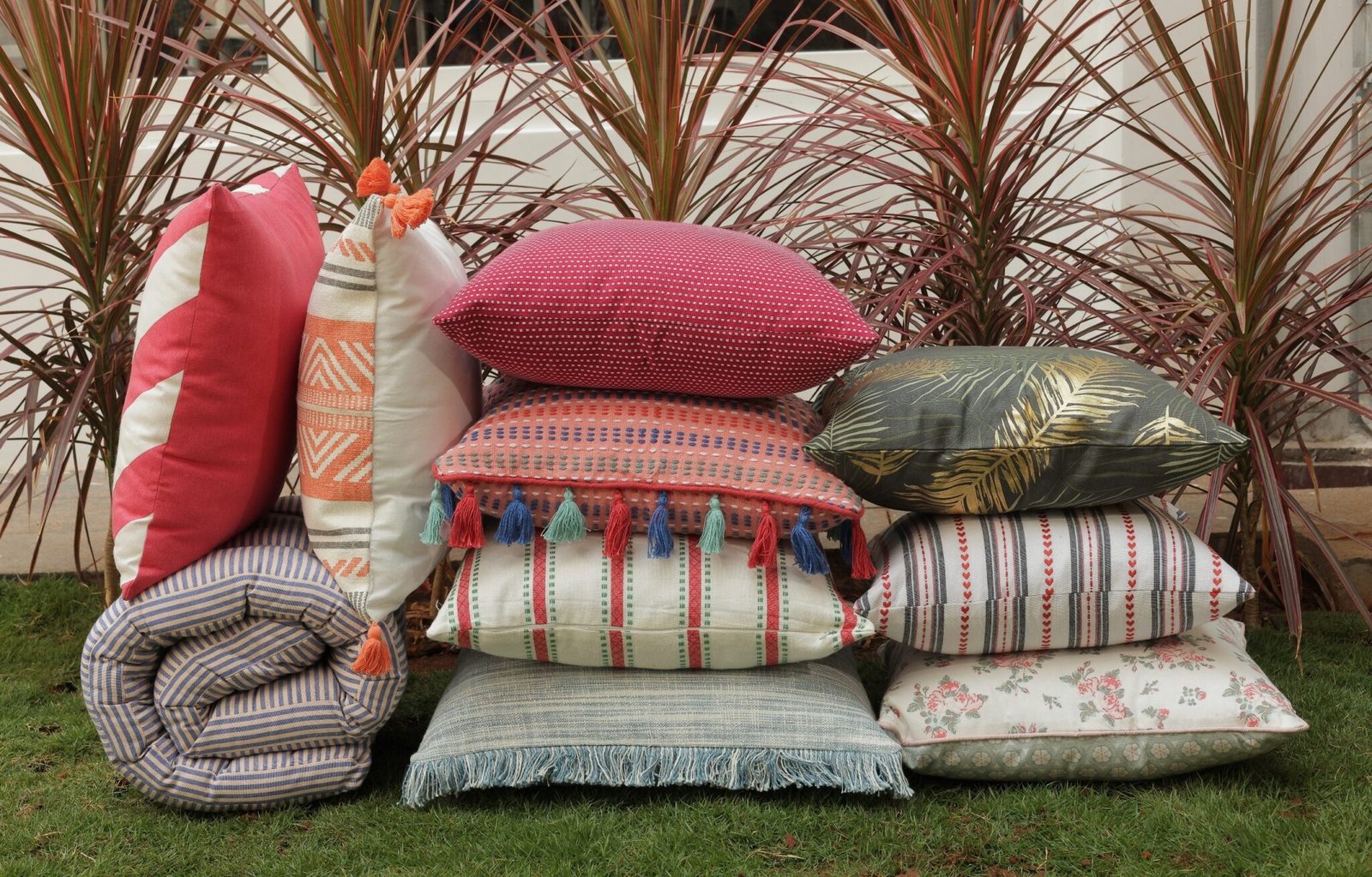 An elegant bed spread cushion produced by top home furnishing manufacturers.