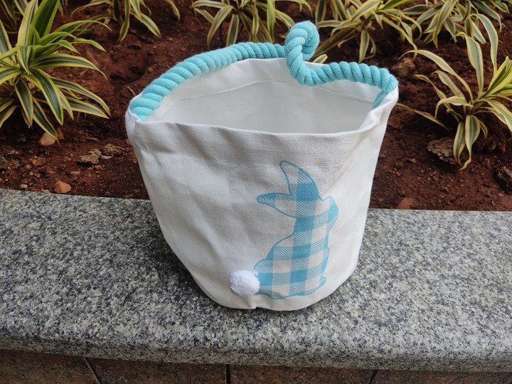 A sturdy cotton shopping bag crafted by cotton shopping bag manufacturers in India.