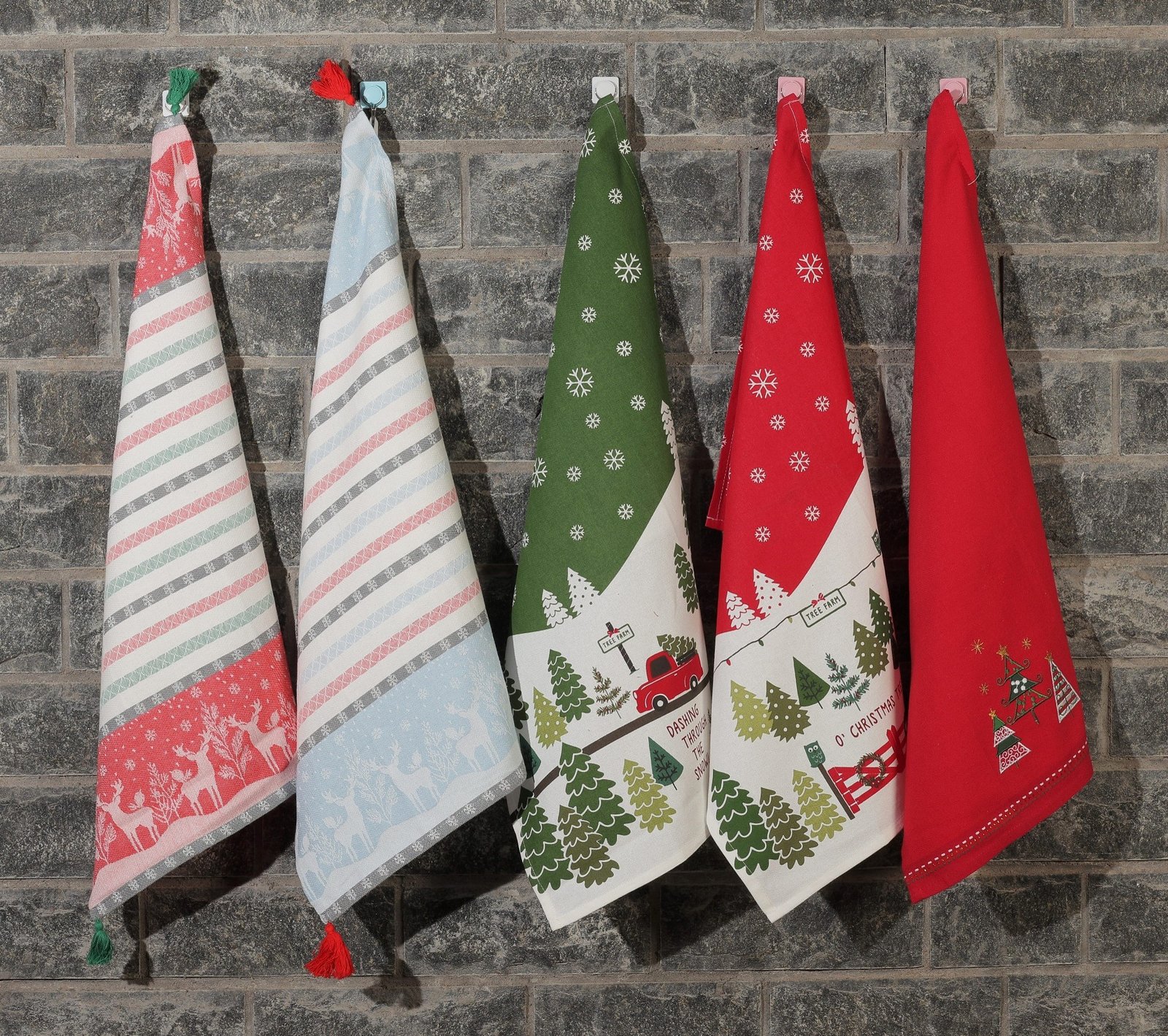 Custom printed tea towel by leading manufacturers in India, offering unique designs for your kitchen.