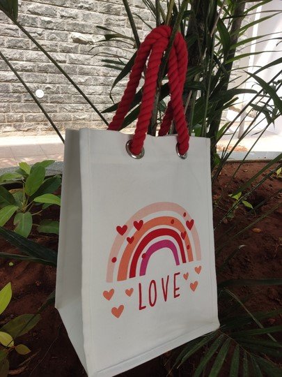 A versatile fabric bag produced by canvas tote fabric bag manufacturers