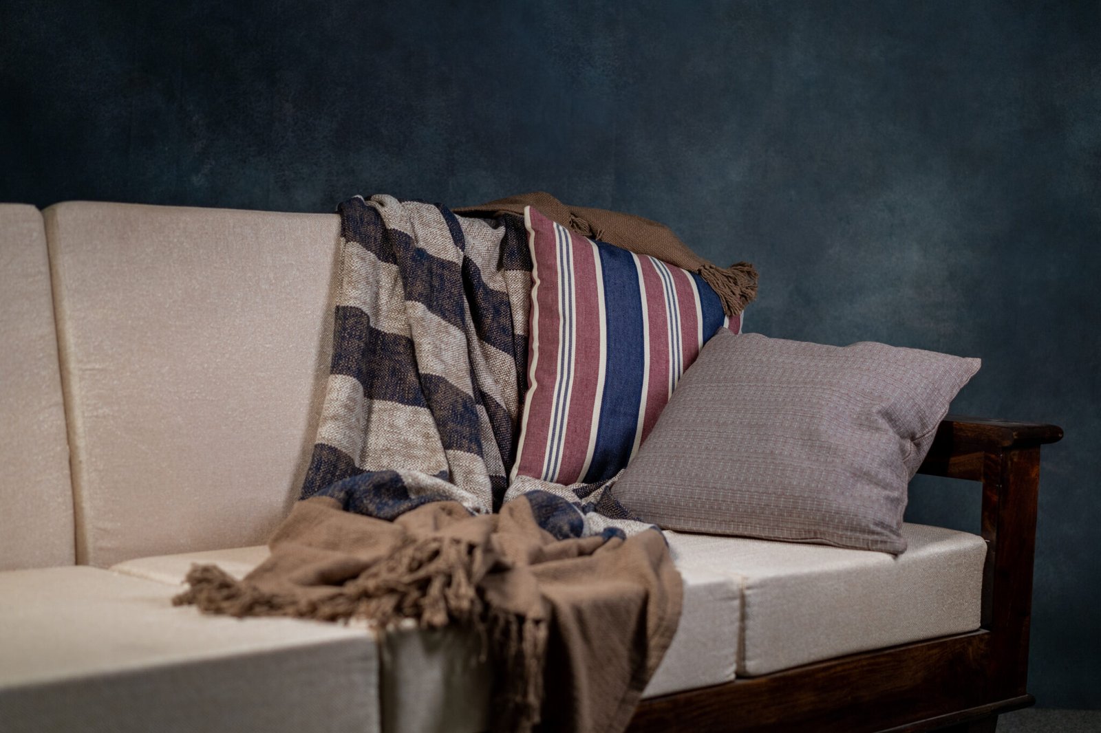 Durable outdoor throw pillows designed for weather resistance, made by outdoor throw pillow manufacturers