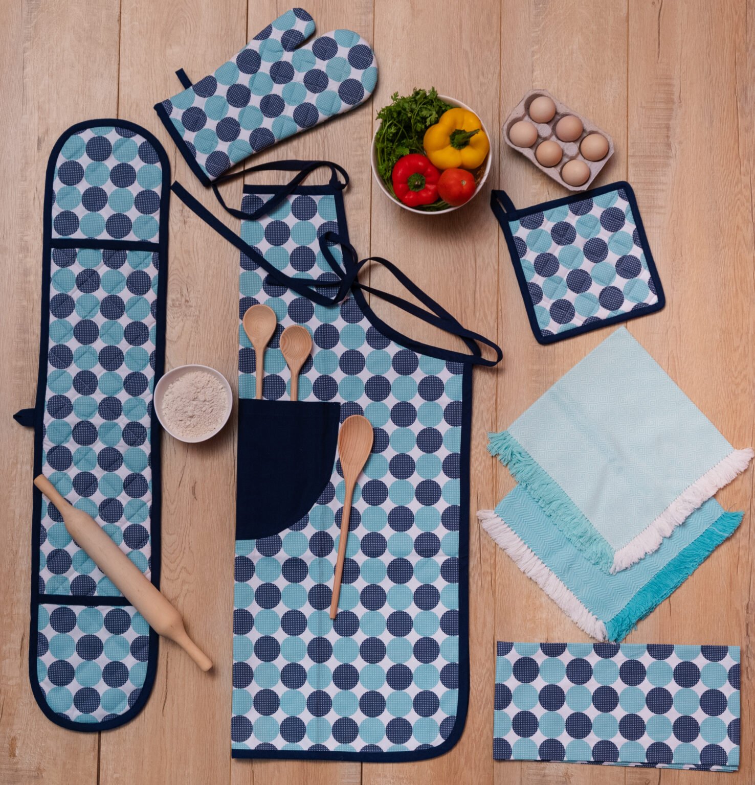 Stylish and functional aprons from leading manufacturers in India, perfect for home chefs