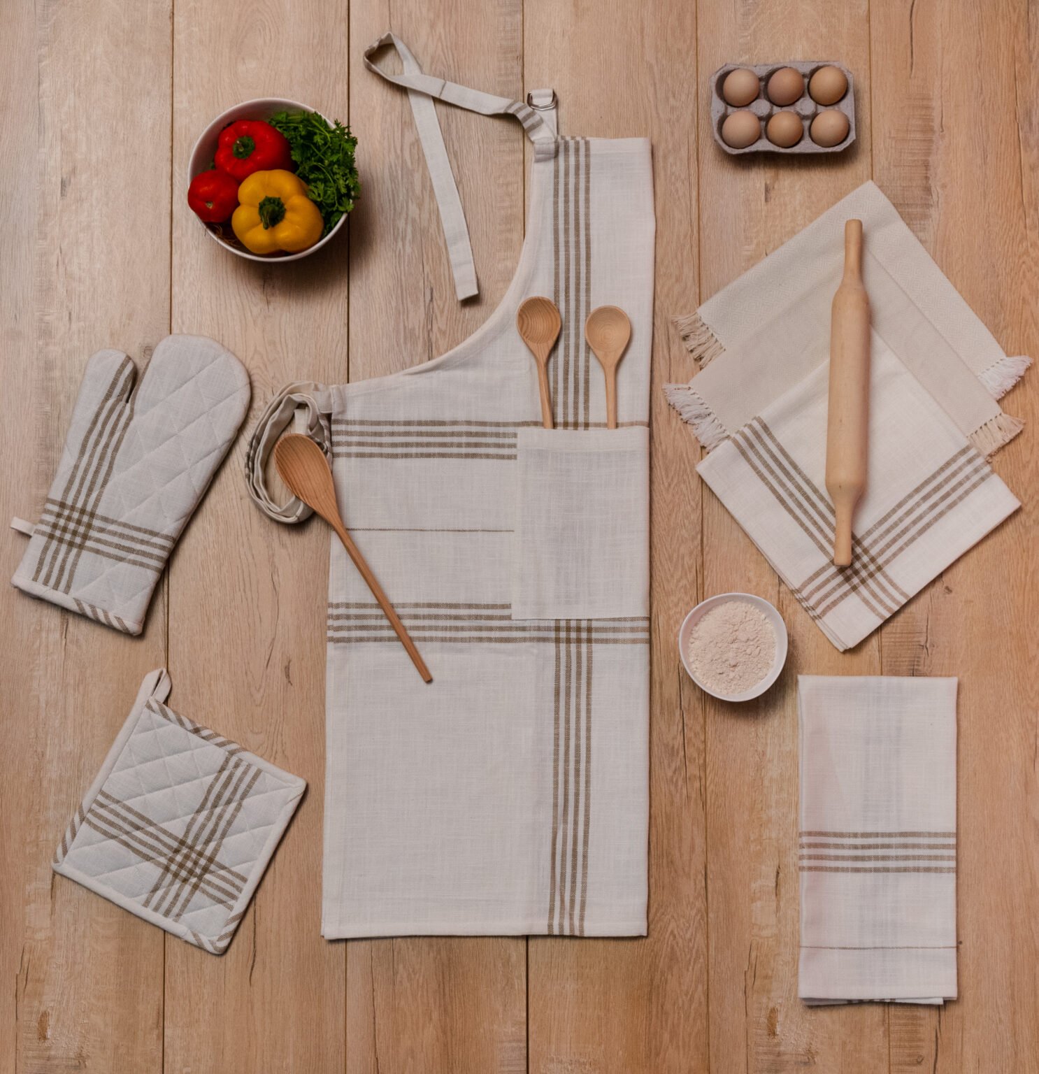 Beautifully designed aprons from India's best apron manufacturers, blending aesthetics and functionality