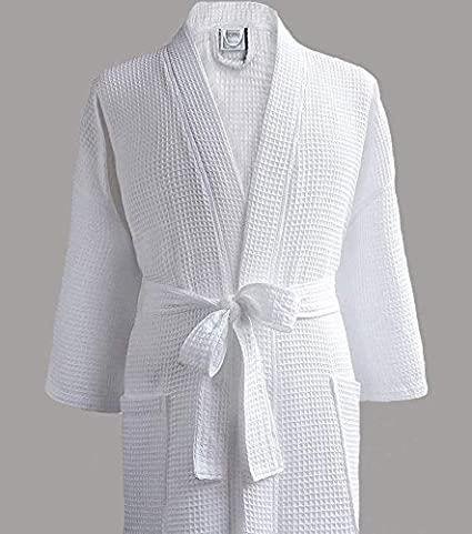 Soft and absorbent bath robe crafted by leading bathrobe manufacturers.